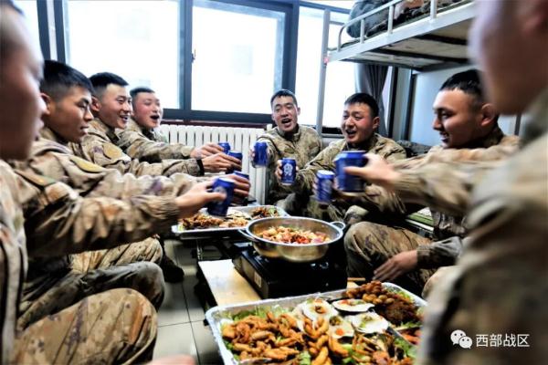 高原驻训，官兵实现“海鲜大餐自由”