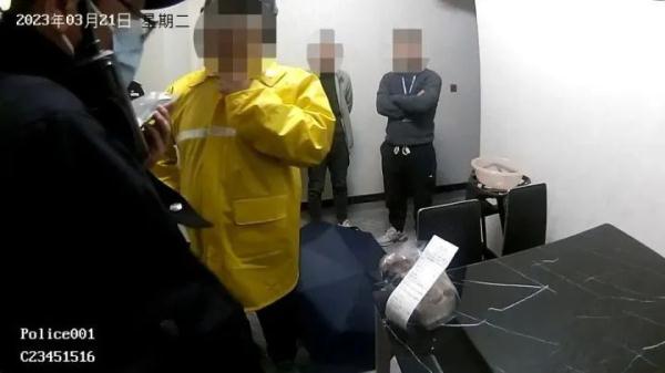 “9958”，收到订单，外卖小哥选择立即报警，结局太意外……