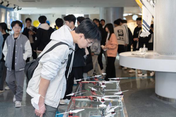四川启动第五届航空文化进校园活动