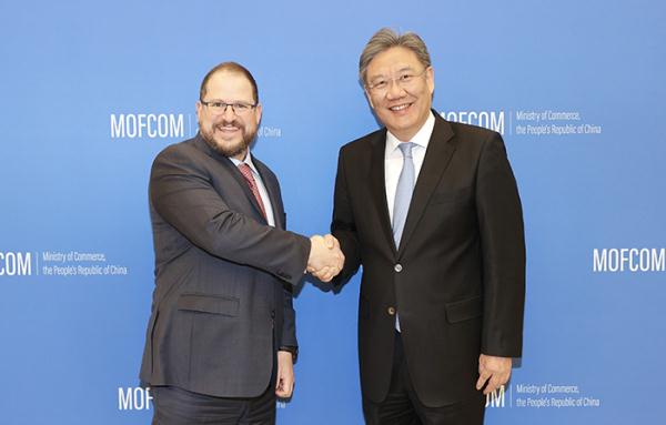 王文涛部长会见高通总裁兼首席执行官安蒙