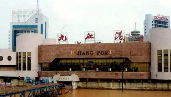 两名商人携巨款进货，被残忍杀害！警方通报：逃亡32年的凶手落网