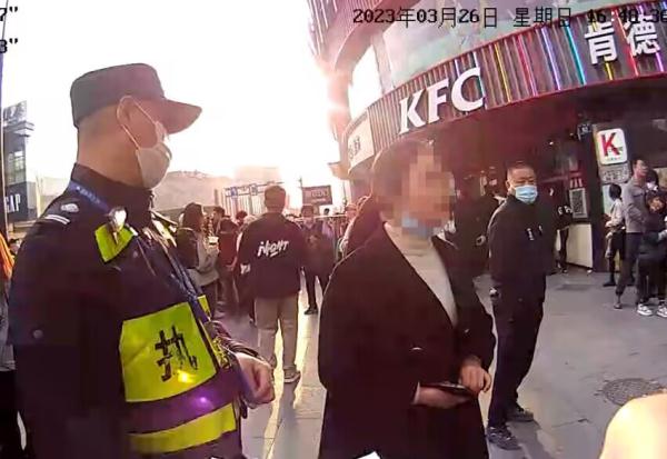 事发西湖边！人潮中杭州3岁男孩突然不见了，家长急疯：真没想到...