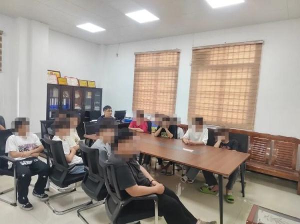 “飙车党”深夜出没，“炸街”摩托车竟是偷来的