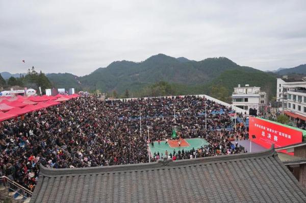 座无虚席!超火的“村BA”姚明都抢不到票 座无虚席!超火的“村BA”姚明都抢不到票