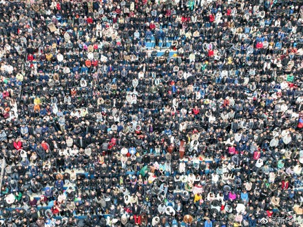 村BA火爆现场实力演绎人山人海