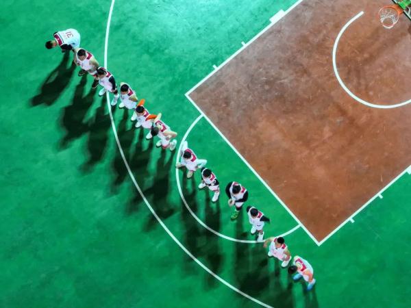 座无虚席!超火的“村BA”姚明都抢不到票 座无虚席!超火的“村BA”姚明都抢不到票