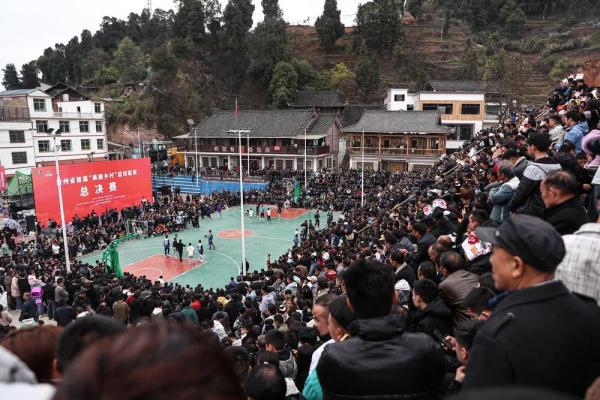 座无虚席!超火的“村BA”姚明都抢不到票 座无虚席!超火的“村BA”姚明都抢不到票