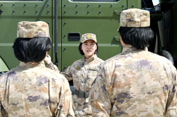 “00后”女大学生二次入伍，她去了高原！