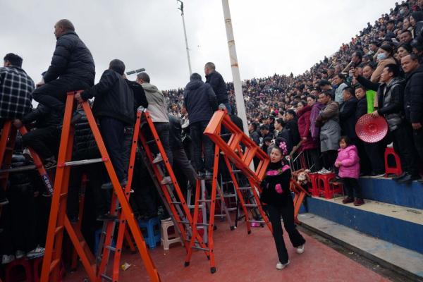 还有谁，比贵州的乡村篮球赛还火？