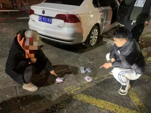 “小卡片”套路深！大庆市公安局东湖分局成功捣毁一诈骗团伙，抓获10人！