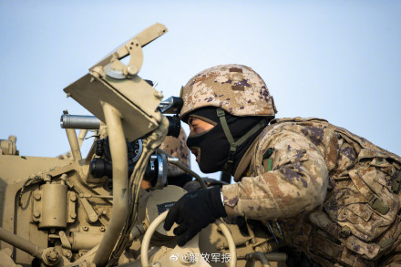 燃！新疆军区某团实弹射击考核