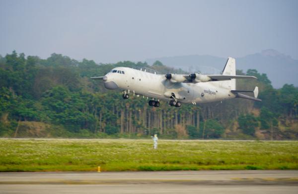 南部战区海军航空兵某部开展反潜训练 南部战区海军航空兵某部开展反潜训练