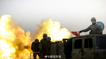 燃！新疆军区某团实弹射击考核