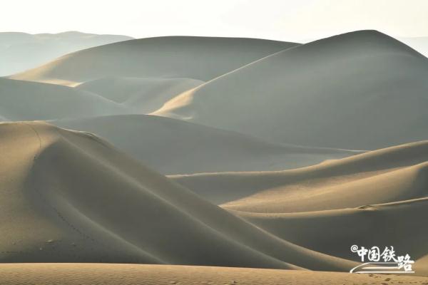 环沙漠旅游专列来了! 环沙漠旅游专列来了!