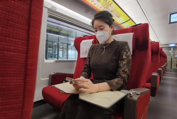【便民】高铁列车座椅上的这些功能，你都了解吗？
