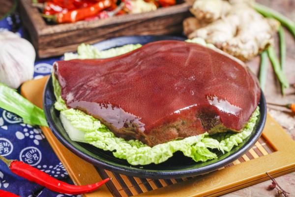 【食疗养生】广东人饭桌上常见的一碗汤，明目又补血，你喝过吗？