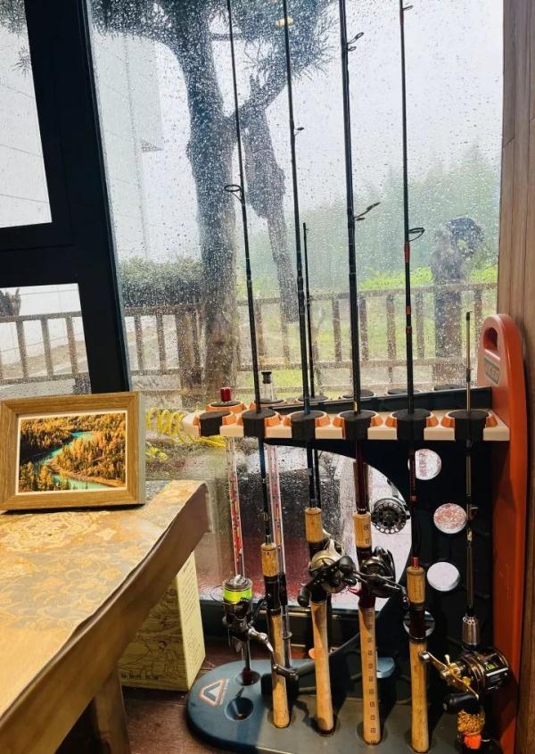 男子躲进深山，“失踪”半月只为一件事！老婆吐槽：太痴迷