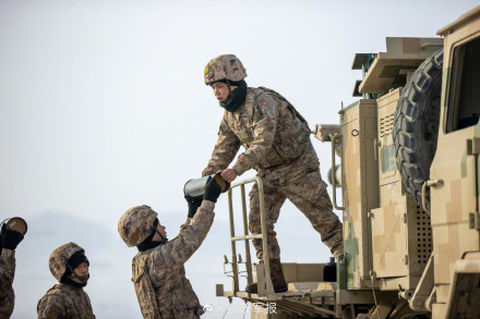 燃！新疆军区某团实弹射击考核