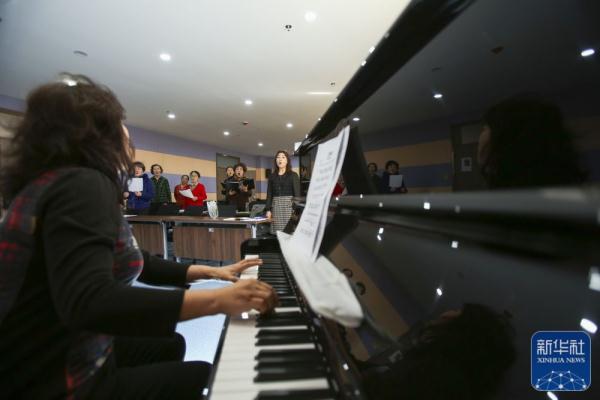 新疆：“银龄学堂”让老人老有所学