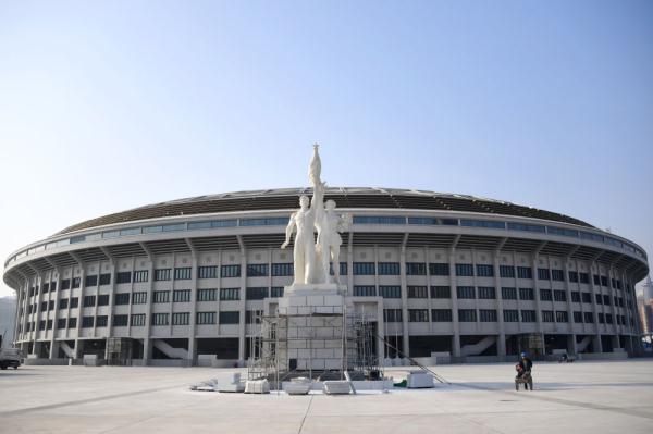 北京首座国际标准专业足球场“新工体”竣工