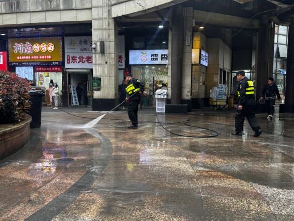突然关闭后，上海最大露天夜市重开！网友：烟火气又回来了…