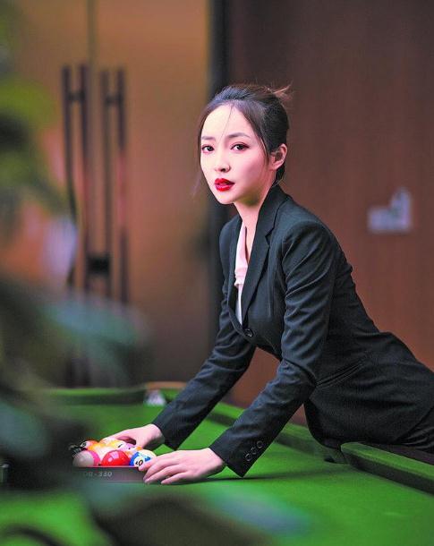 90后美女裁判的梦想→