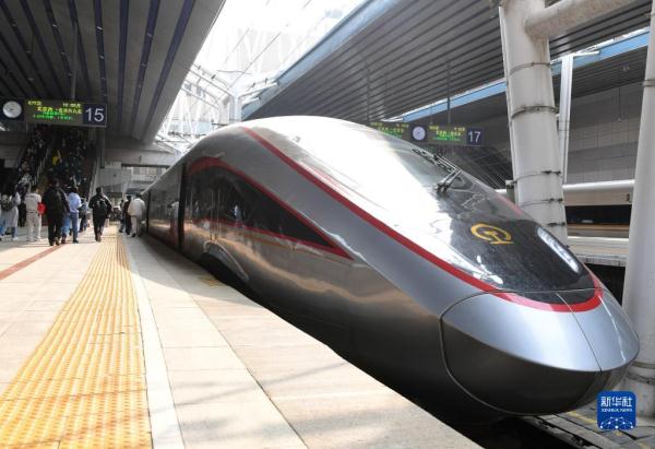2023年首趟北京西至香港西九龙高铁列车从北京西站发出