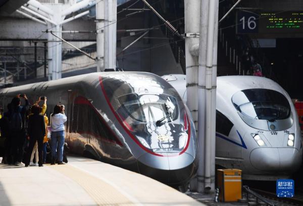 2023年首趟北京西至香港西九龙高铁列车从北京西站发出