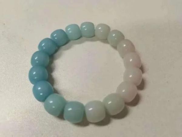 杭州小学生也开始流行盘手串了 老师这样处理