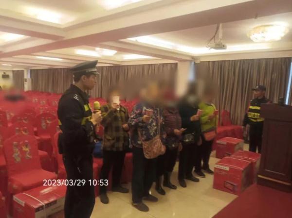 免费领鸡蛋、电烤箱？南宁民警现场霸气揭穿！