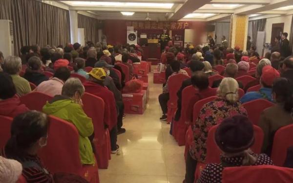 免费领鸡蛋、电烤箱？南宁民警现场霸气揭穿！