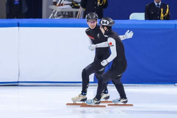 短道速滑冠军赛：刘少昂刘少林包揽1000米冠亚军