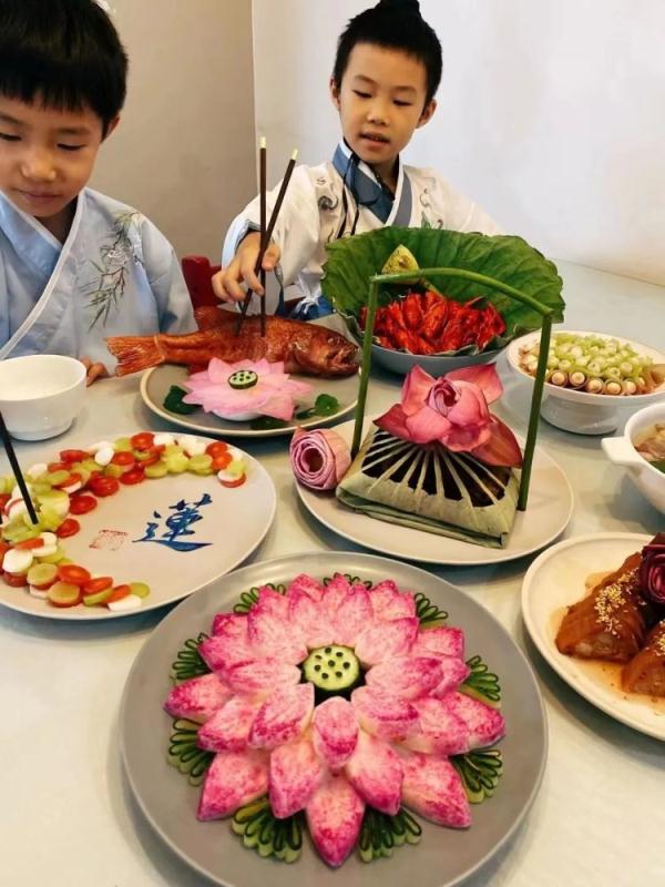 杭州市民的家宴获人民日报微博点赞！网友：吃之前一定要先拍照