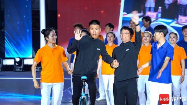 “来自星星的他”在闪闪发光！海南一名孤独症少年的进阶之路