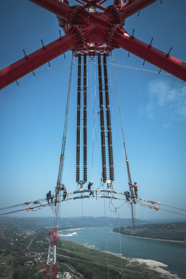 重庆特高压输电线路巡礼