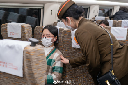 多趟复兴号智能动车设静音车厢 你爱了吗？