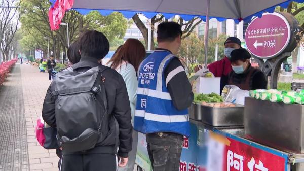 苏州这个早餐摊火了！摊主贴的一张纸条，全网点赞！