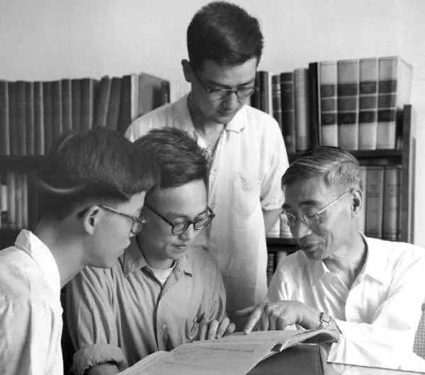 烧焦的遗体中，绝密文件完好无损……他倾尽一生，换来西北上空惊天巨响！