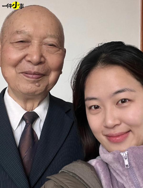 陪最爱的人去拍遗照是什么体验？网友：疯狂憋眼泪