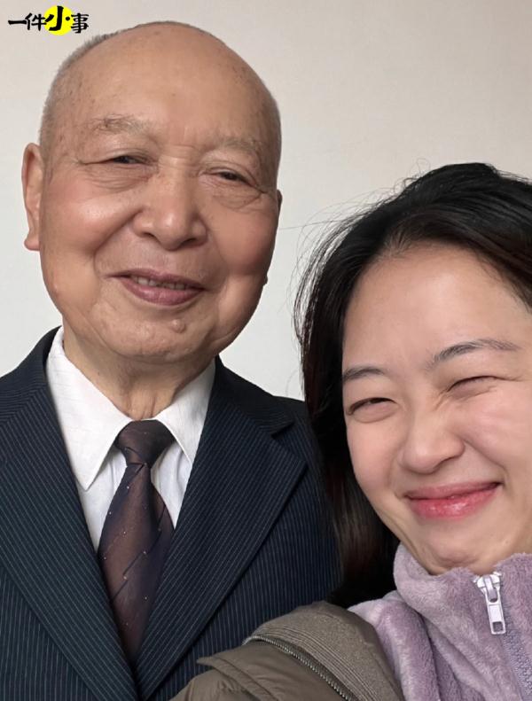 陪最爱的人去拍遗照是什么体验？网友：疯狂憋眼泪