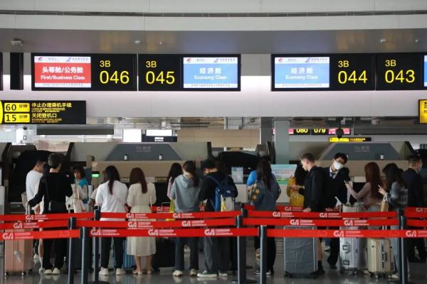 重庆航空恢复直飞普吉,下月加密至每日一班 重庆航空恢复直飞普吉,下月加密至每日一班