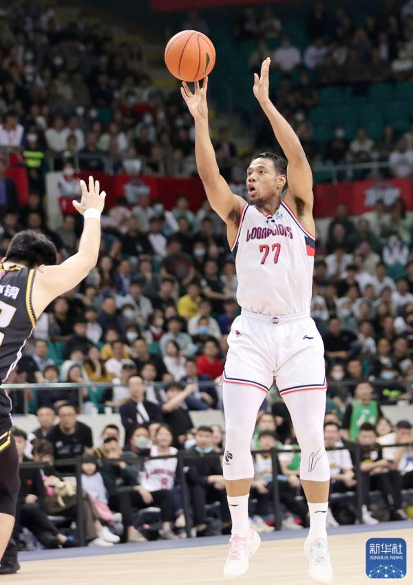 CBA常规赛：广州龙狮胜辽宁本钢