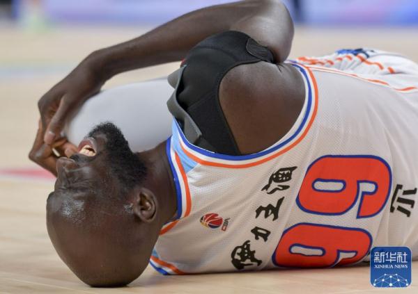 CBA常规赛：新疆伊力王酒胜天津先行者