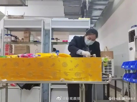 “90后”女入殓师：难以承受不是工作压力而是社会偏见