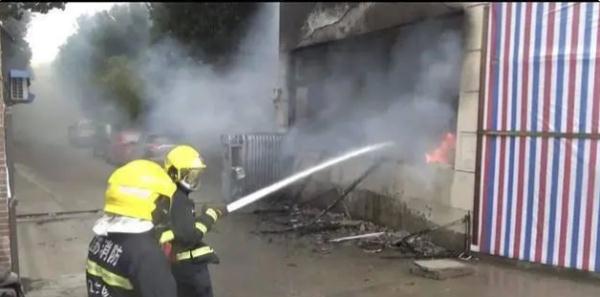 燃气灶打不着火，千万不要这样做！