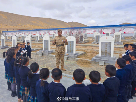 这一刻,深情仰望雪域高原的精神丰碑 这一刻,深情仰望雪域高原的精神丰碑