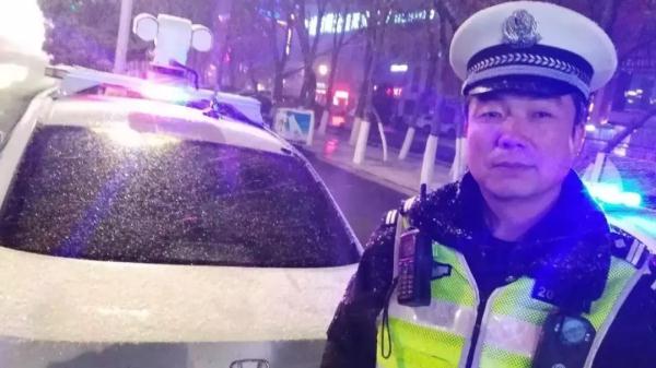 欢迎归队！6年后，她戴上了父亲的警号！