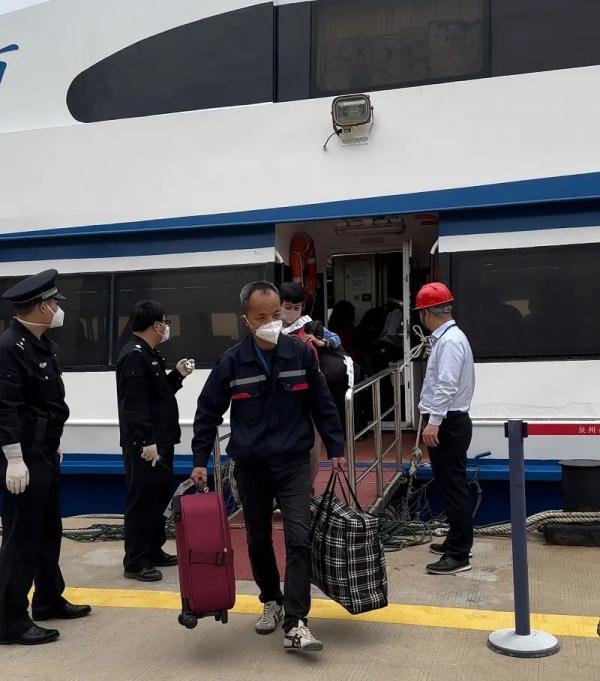 清明时节再现台胞探亲祭祖热