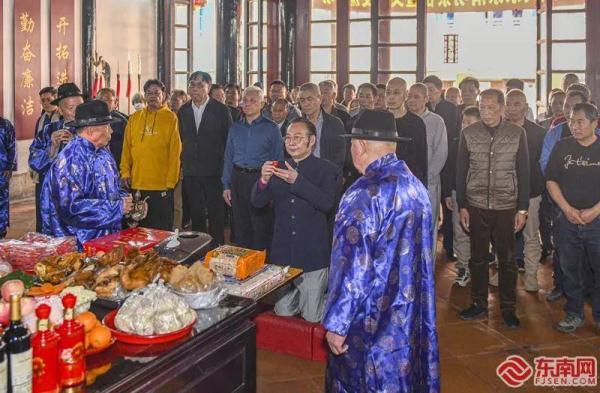 清明时节再现台胞探亲祭祖热