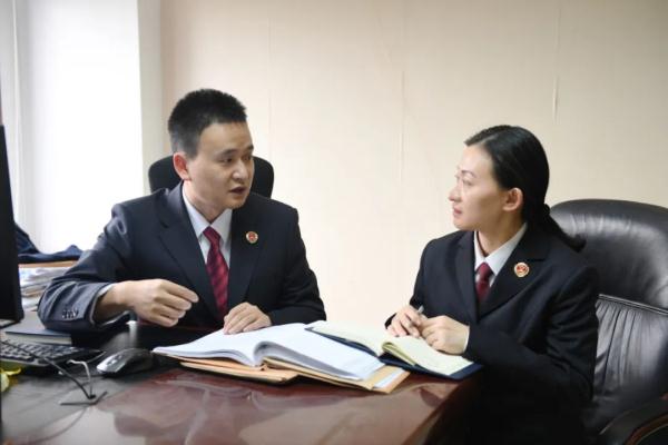 一把铁锤揭开案件真相 一把铁锤揭开案件真相